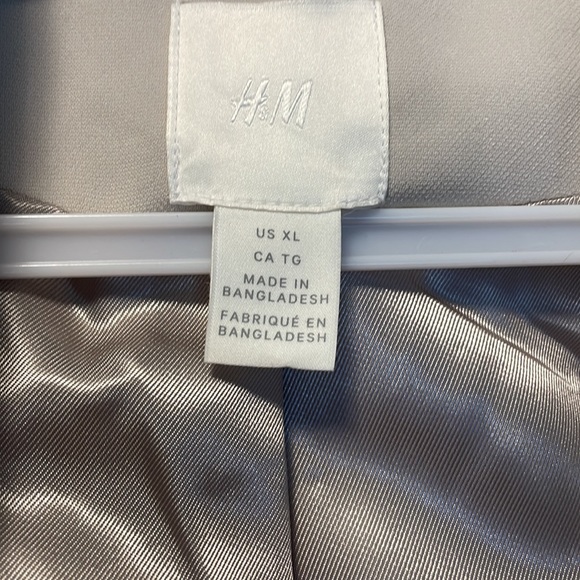 H&M beige trench coat. Size XL US - Picture 3 of 3